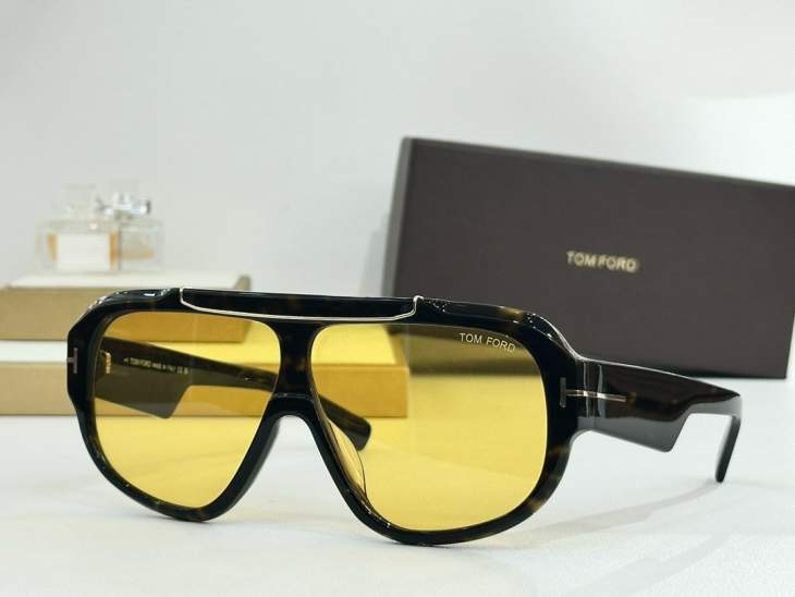 Picture of Tom Ford Sunglasses _SKUfw76704165fw